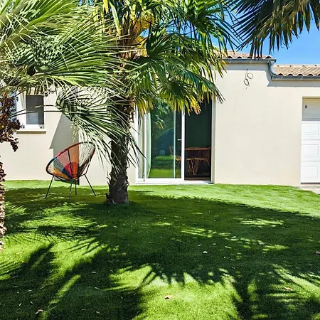 Holiday home Chez Tom Et Nina Lagord