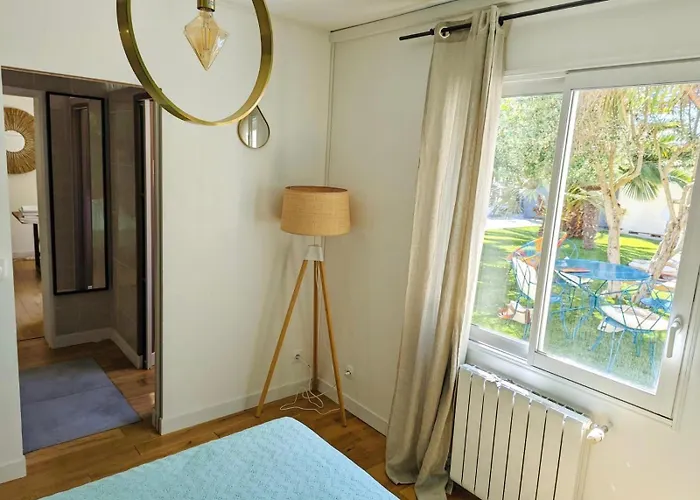 Chez Tom Et Nina Дом отдыха Лагор